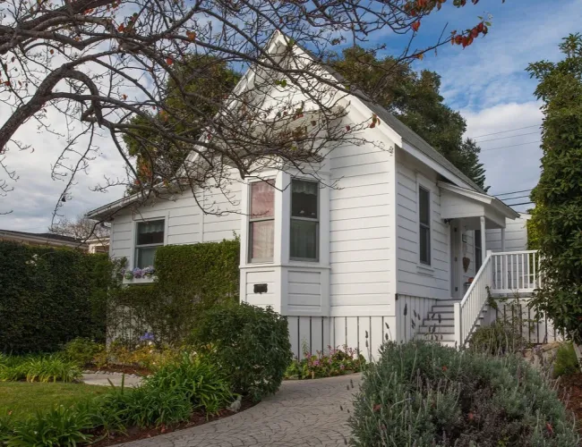 Santa Barbara Property Tour: Summerland Stagecoach Cottage